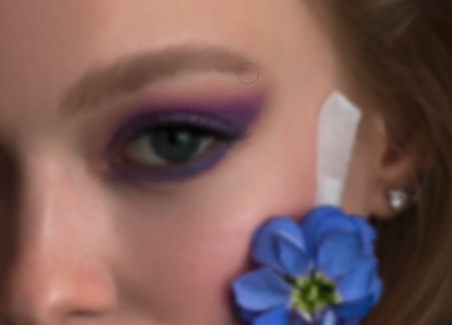 Как выровнять брови в Photoshop: смягчаем неровный переход бровь–кожа — кадр